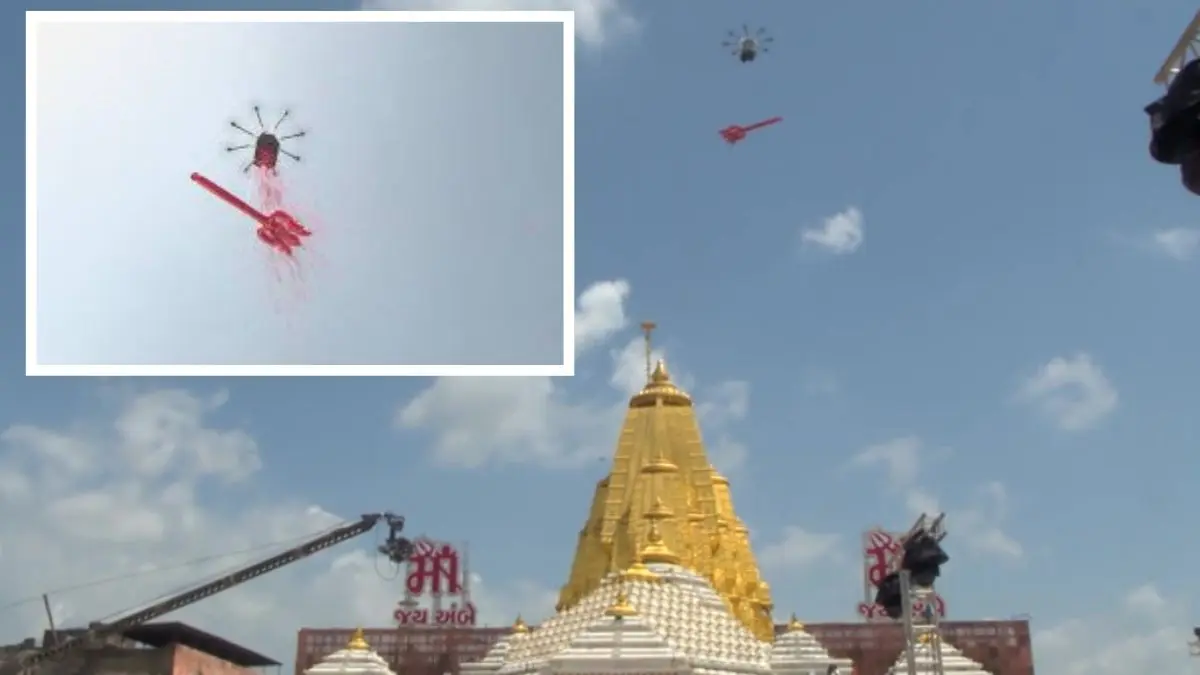 ambaji-bhadarvi-poonam-maha-mela-2024-flowers-showered-by-drones-on-devotees-at-ambaji-temple-and-chachar-chowk-the-temple-premises-echoed-with-the-sound-of-jai-ambe