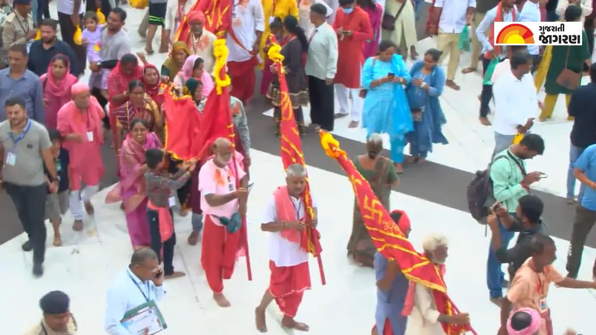 ambaji-bhadarvi-poonam-2025-over-1500-sanghas-arrive-continuing-184-year-tradition-594430