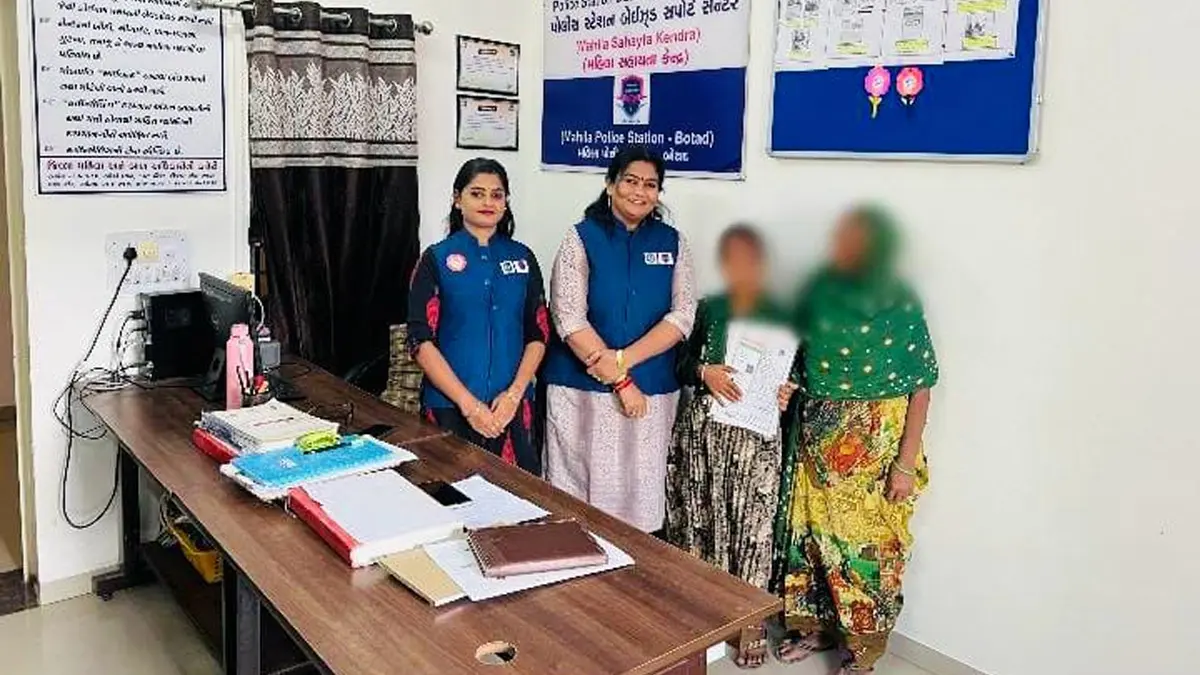 botad-news-botad-pbsc-center-returned-applicants-documents-settlement-after-persuasion-of-centers-counsellor-430900