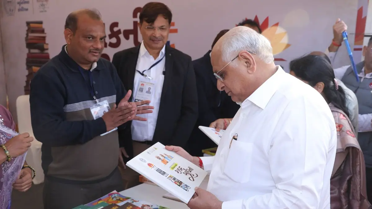 inauguration-of-ahmedabad-international-book-festival-2024-at-riverfront-cm-buys-4-books-written-by-pm-modi-with-digital-payment-437402