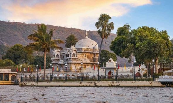 Jagmandir Palace: ડ્રિમ વેડિંગ માટે જગમંદિર પેલેસ કેમ છે દુલ્હનની પહેલી પસંદ, બુકિંગ અને સુવિધા વિશે જાણો