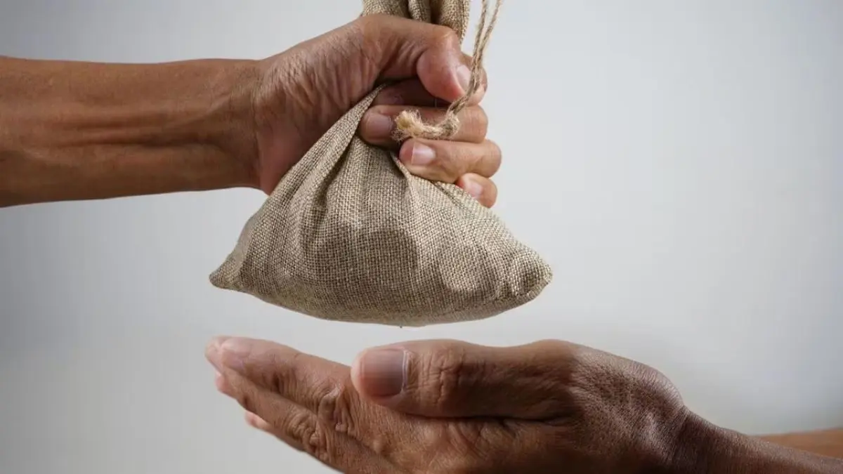 daan-na-niyam-what-is-the-negative-impact-of-donation-436540