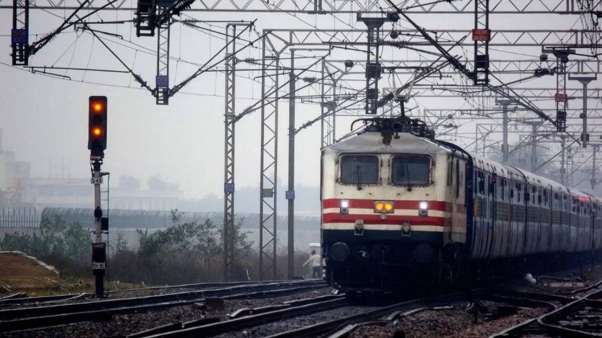 railway-new-time-table-will-be-implemented-from-january-1-timings-of-these-trains-have-changed-see-full-list-452193