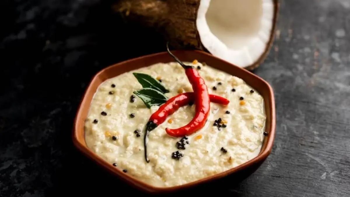 how-to-make-coconut-chutney-for-idli-dosa-at-home-694862