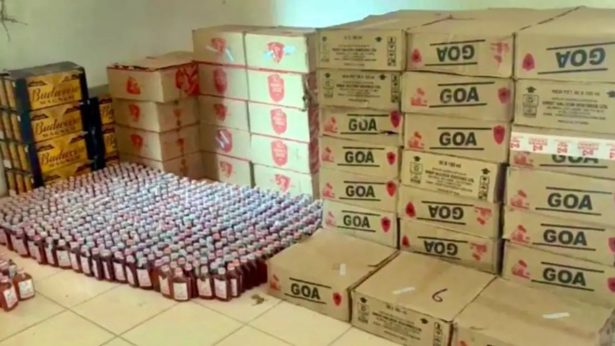 dahod-news-katvara-police-siezed-rs-84-26-lakh-liquor-in-eisher-tempo-648333