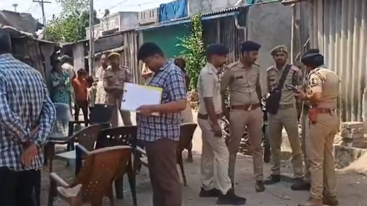 રાજકોટમાં સરેઆમ ઘાતકી હત્યાથી સનસનાટી, બહેનને હેરાન કરતો હોવાની શંકાએ ભાઈએ છરીના અડધો ડઝન ઘા ઝીંકી યુવક પતાવી દીધો