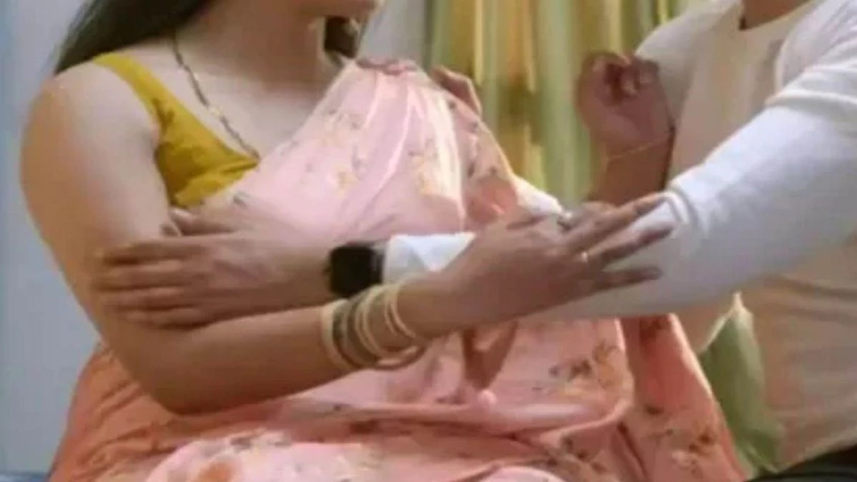 rajkot-news-wife-caught-husband-with-girlfriend-in-munjaka-area-572711