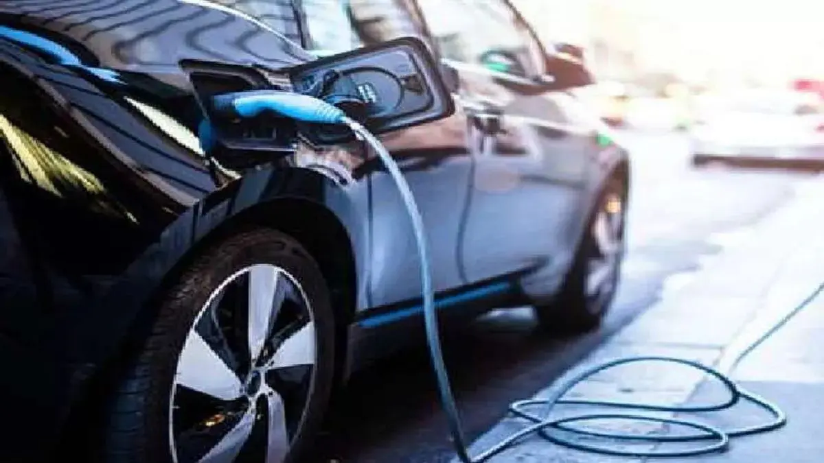 from-petrol-cars-to-electric-vehicles-gujarat-emerges-as-indias-automotive-hub-588731