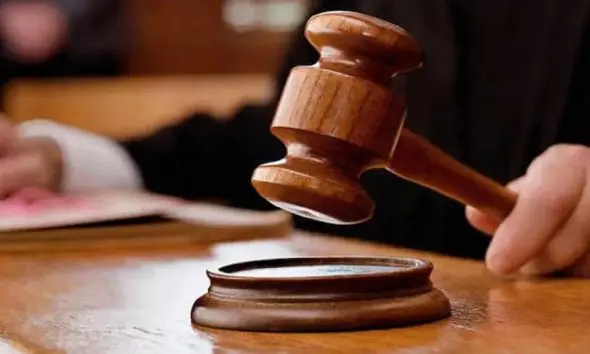 સુરતનો કિસ્સોઃ પત્નીના અંધાપાની જાણ થતાં ચોંકેલો પતિ કોર્ટના શરણે, આપઘાતની ધમકી આપતી પત્નીથી લીધા છૂટાછેડા