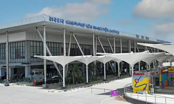 અમદાવાદ એરપોર્ટ પાસેનાં 46 બિલ્ડિંગનો સર્વે કરાયો, વિમાનના ટેકઓફ, લેન્ડિંગમાં અડચણરૂપ બાંધકામો તોડી પડાશે