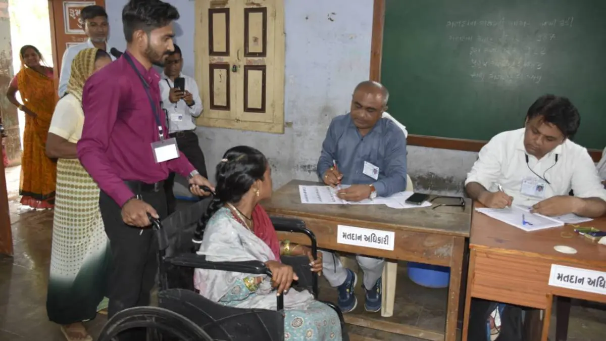 gujarat-assembly-bypolls-on-kadi-seat-57-and-visavadar-seat-56-per-cent-voting-550914