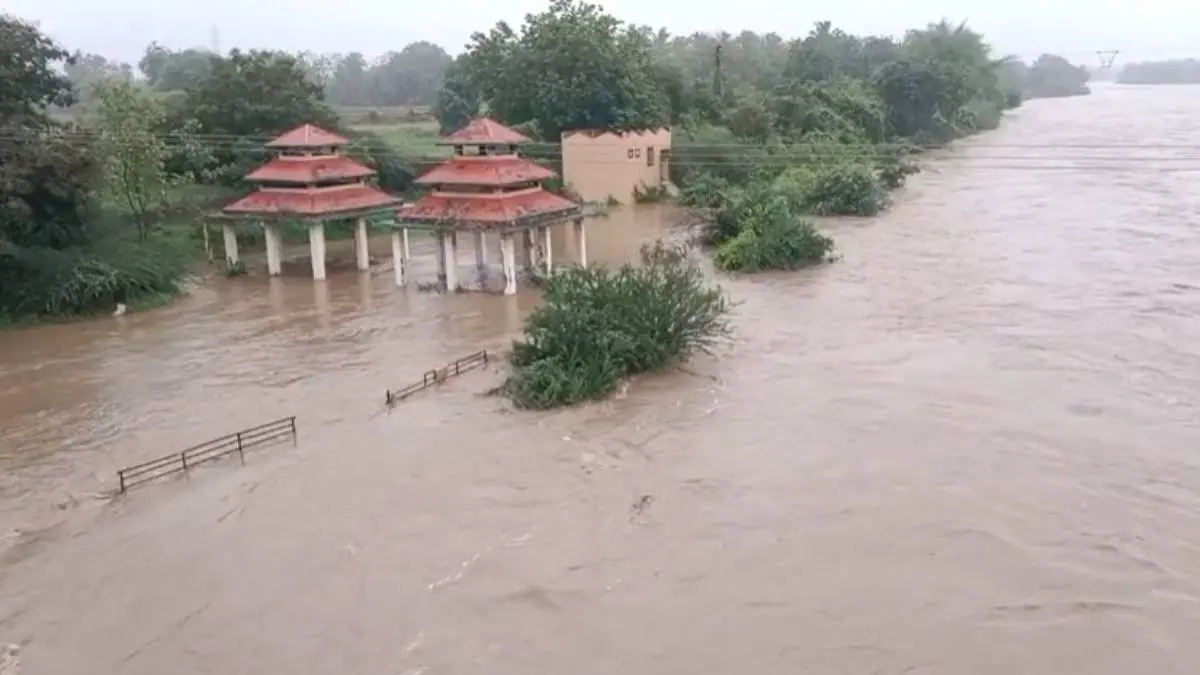 panchmahal-news-dev-dam-overflow-due-to-heavy-rain-across-the-district-554207