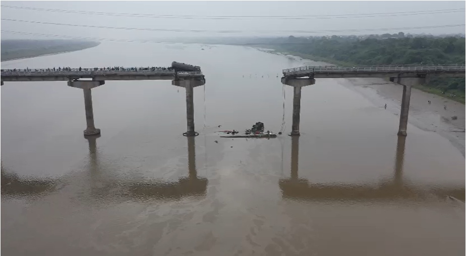 gambhira-bridge-collapse-padra-companies-grant-worker-relief-567159