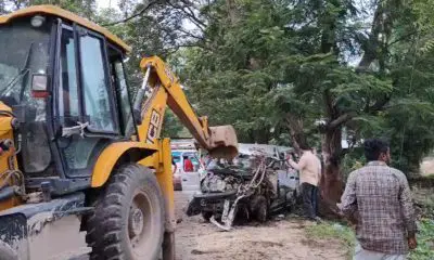 Chhota Udepur News: છોટાઉદેપુરના નવાપુરા પાસે કાર ઝાડ સાથે અથડાતા એકનું મોત, 10ને ઇજા