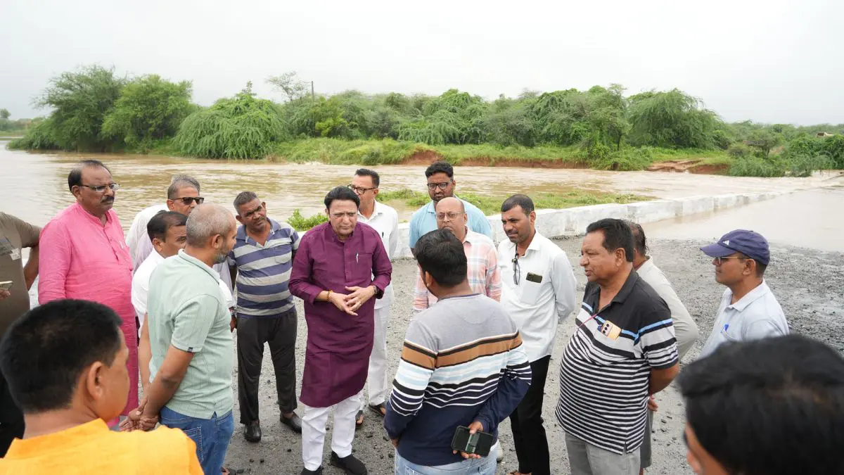 Patan Rains: પાટણ જિલ્લામાં ભારે વરસાદઃ કેબિનેટમંત્રી બલવંતસિંહે સિદ્ધપુરના અસરગ્રસ્ત વિસ્તારોની મુલાકાત લીધી