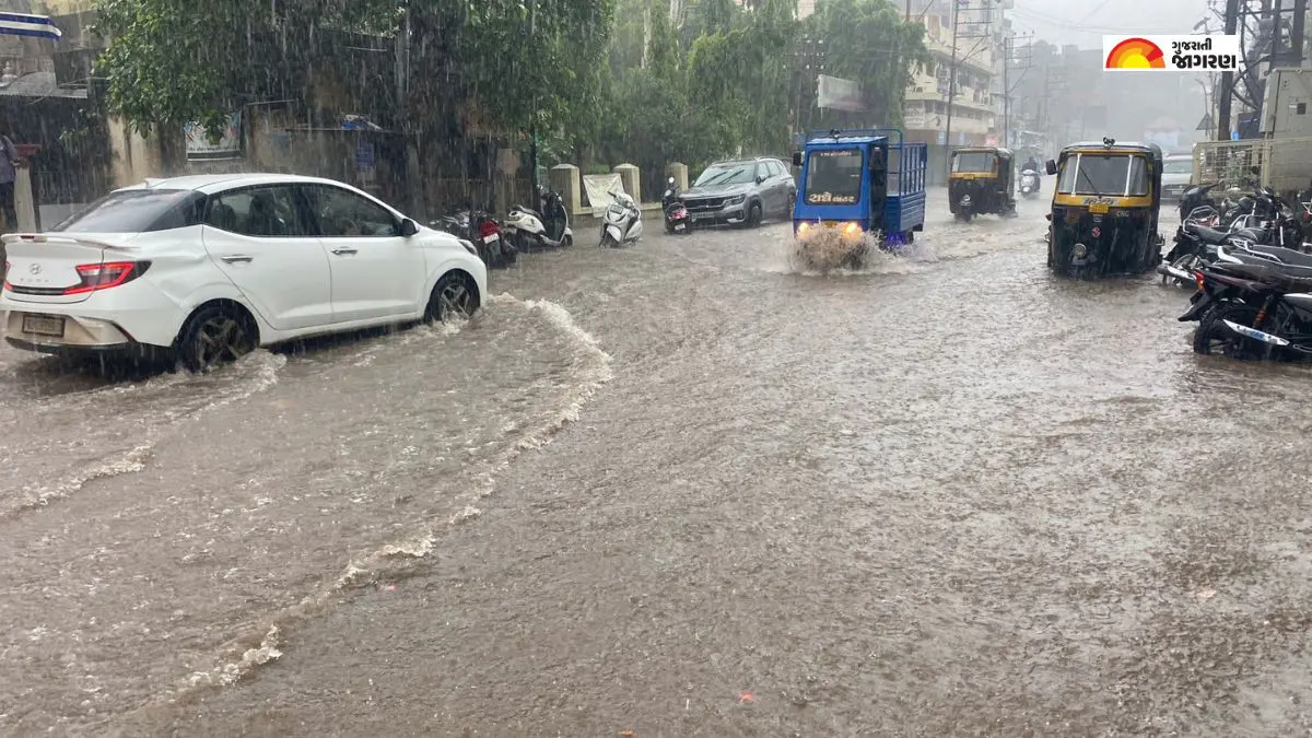 rajkot-jamkandorana-inundated-by-heavy-rains-559892