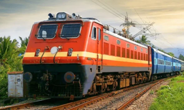 શું તમારી ટ્રેન કલાકો મોડી છે? જાણો રિફંડ મેળવવાની સ્ટેપ-બાય-સ્ટેપ રીત