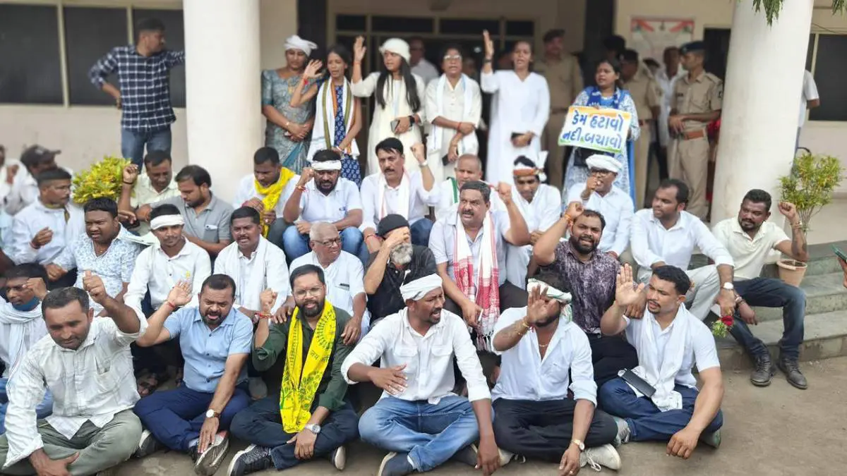 valsad-news-protest-rally-against-par-tapi-narmada-link-project-congress-and-bjp-585387