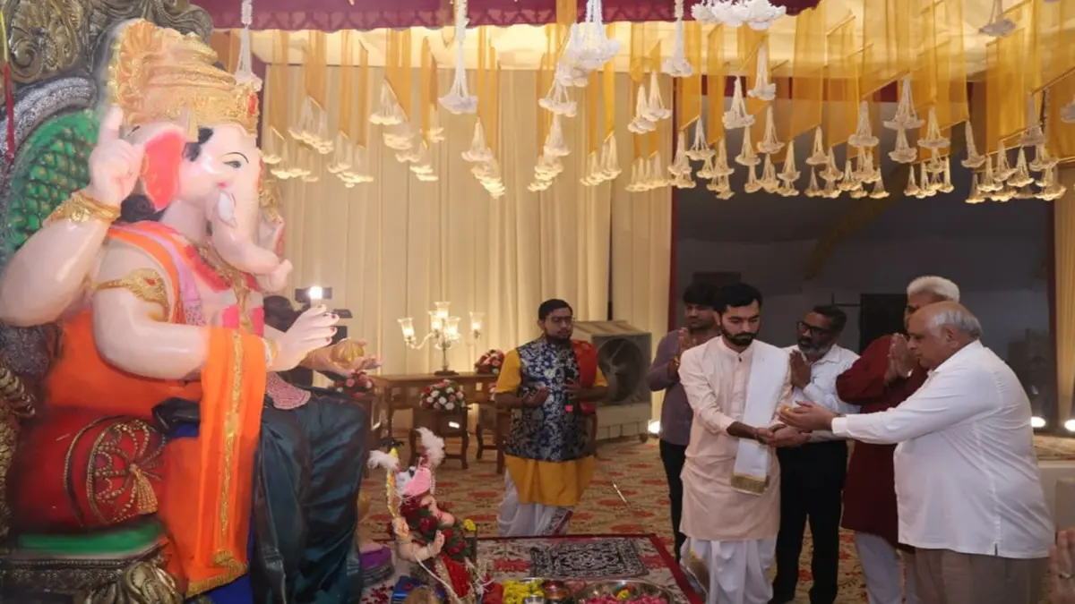 chief-minister-bhupendra-patel-participated-in-various-ganeshotsavs-in-ghatlodia-gota-sola-thaltej-and-memnagar-594514