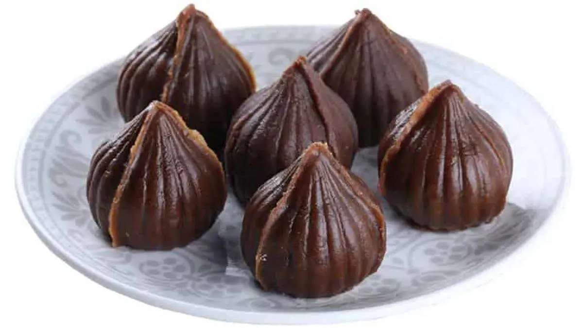 ganesh-chaturthi-2025-easy-recipe-to-make-delicious-chocolate-modak-at-home-590371