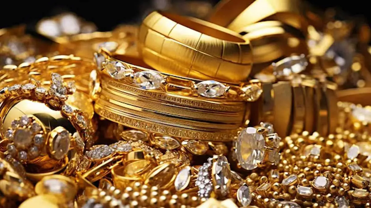 gold-price-today-in-ahmedabad-21-august-2025-check-latest-22-and-24-carat-gold-prices-sona-no-bhav-589063