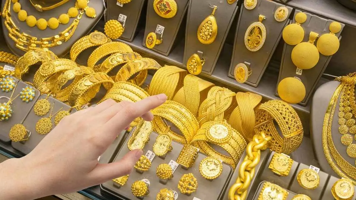 gold-price-today-in-rajkot-23-august-2025-check-latest-22-and-24-carat-gold-prices-sona-no-bhav-590297