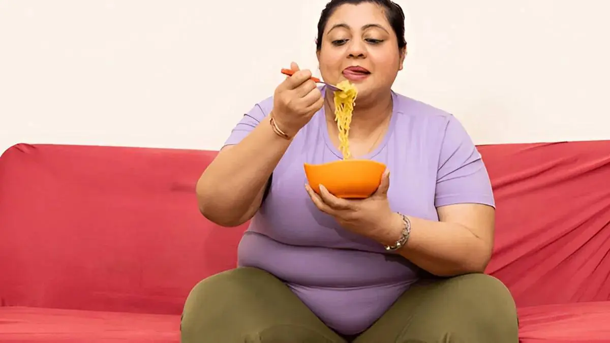 health-tips-in-gujarati-what-happens-when-you-eat-too-much-junk-food-side-effects-588956