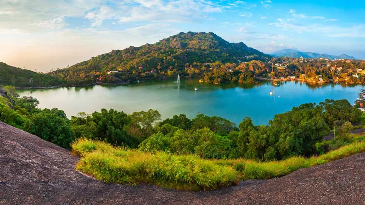 beautiful-hill-stations-in-and-near-rajasthan-must-to-visit-destinations-2025-594150