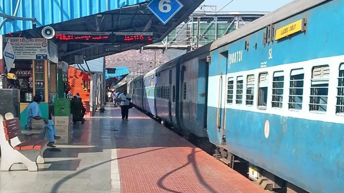 8-year-old-girl-found-dead-in-ac-coach-dustbin-on-kushinagar-express-at-lokmanya-tilak-mumbai-590605