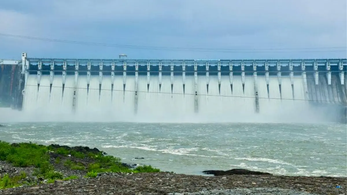narmada-water-level-in-sardar-sarovar-narmada-dam-rises-rapidly-alert-in-low-lying-areas-of-3-districts-577855