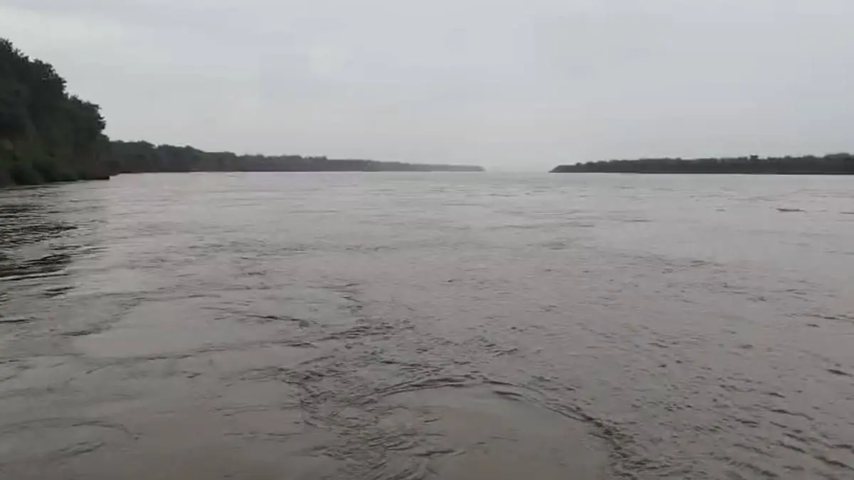 vadodara-news-police-security-for-kadana-dam-overflow-due-to-heavy-rain-595058