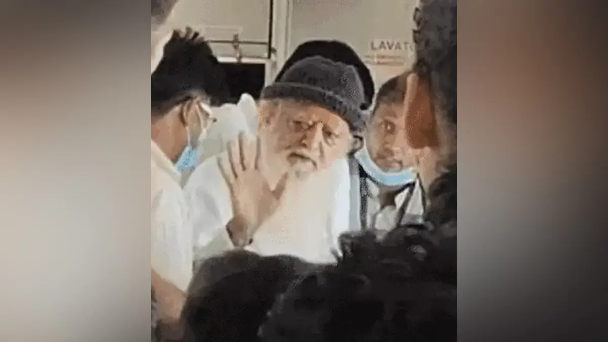 sant-asaram-brought-to-ahmedabad-civil-hospital-for-medical-checkup-587405