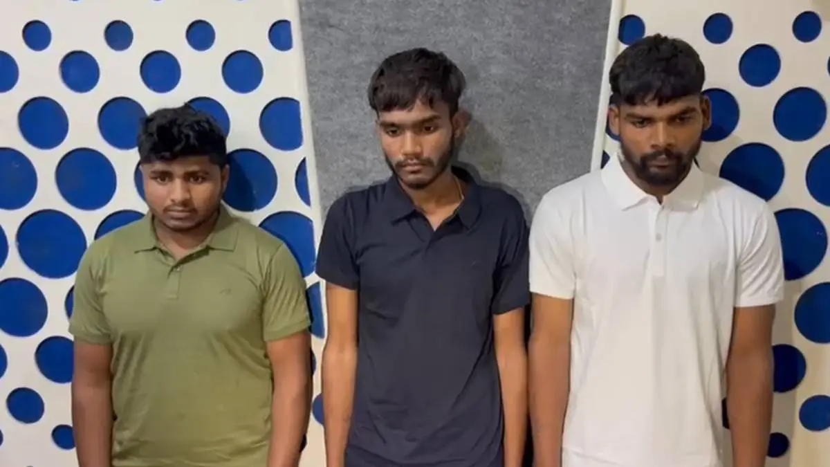rajkot-news-3-members-of-chaddi-baniyan-gang-held-by-metoda-gidc-police-590652