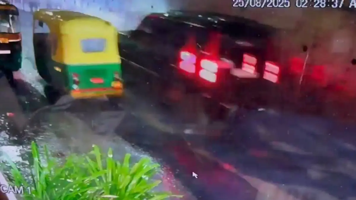 surat-news-drunk-scorpio-driver-hits-ola-bike-accident-caught-in-cctv-592191