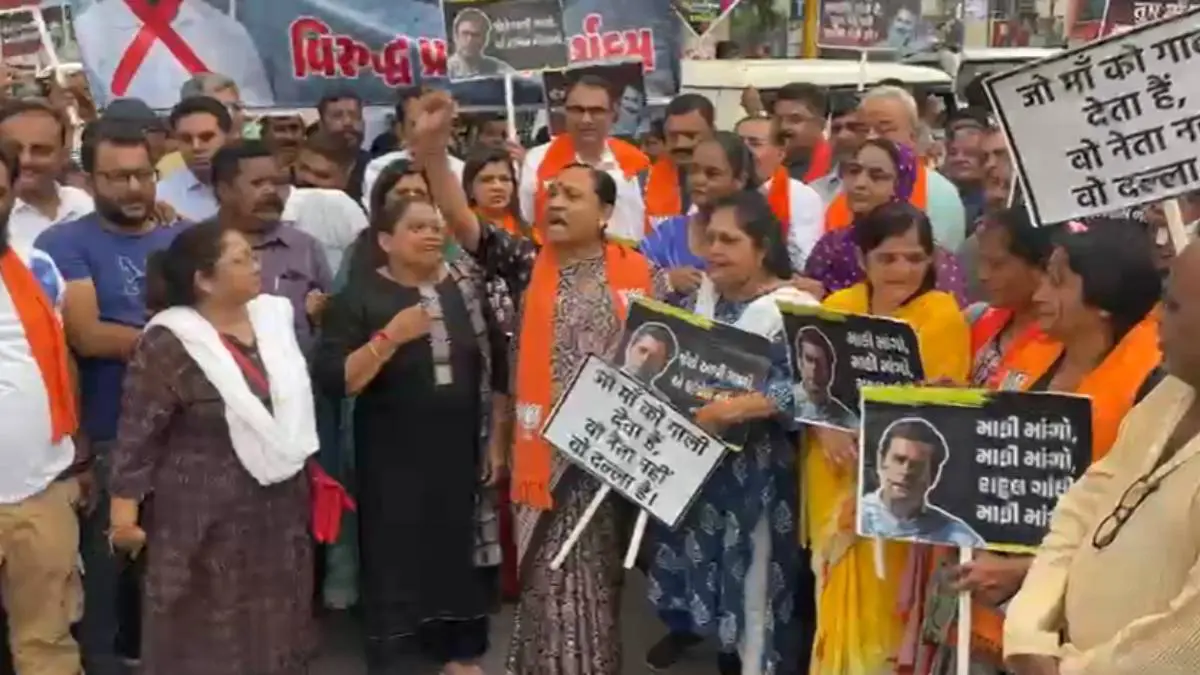 rajkot-news-bjp-and-congress-protest-at-garud-garbi-chowk-in-ramnath-para-594483