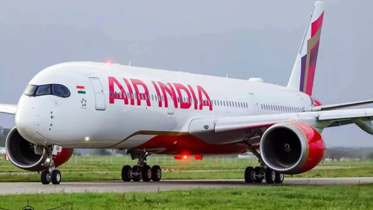 air-india-delhi-indore-flight-made-an-emergency-landing-at-indore-airport-597800