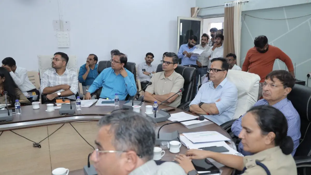 ambaji-bhadarvi-poonam-no-melo-2025-tourism-secretary-reviews-preparations-of-ambaji-bhadarvi-poonam-fair-579853