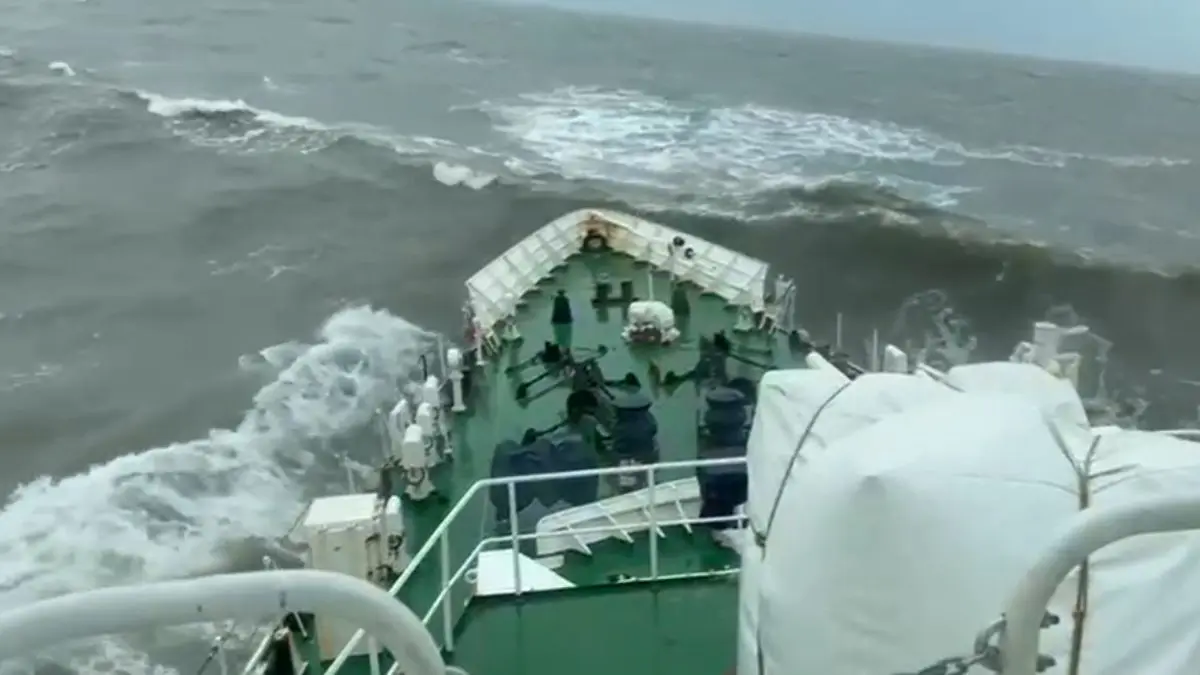 amreli-coast-guard-search-operation-underway-for-missing-fishermen-in-jafrabad-591561