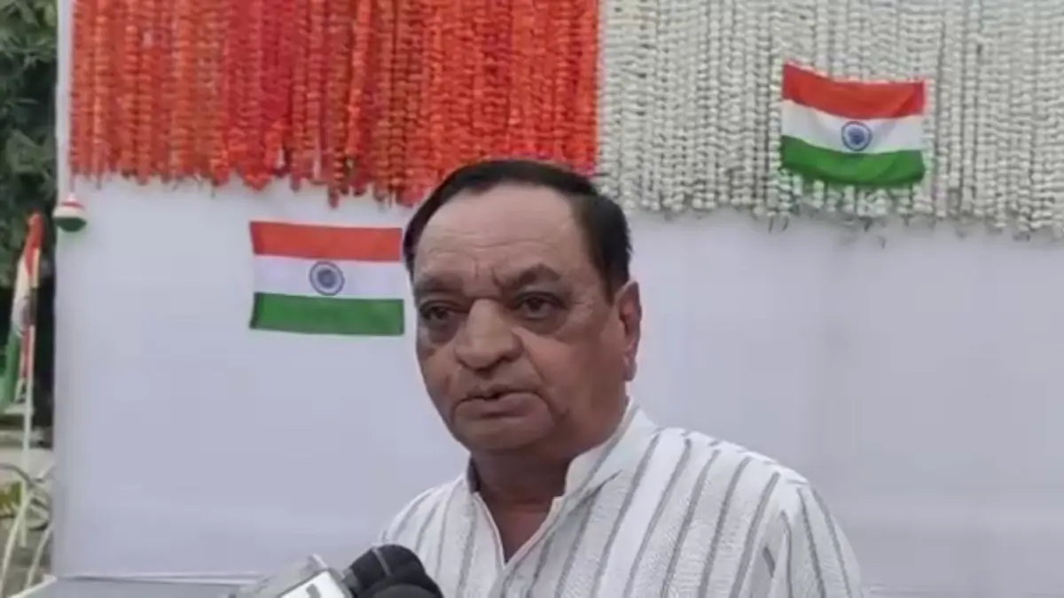 baroda-dairy-president-dinu-mama-challenges-opponents-to-prove-allegations-585727