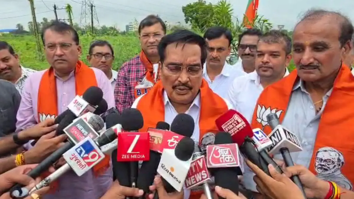 navsari-news-c-r-patil-denounces-par-tapi-project-claims-congress-spreading-misleading-stories-582623