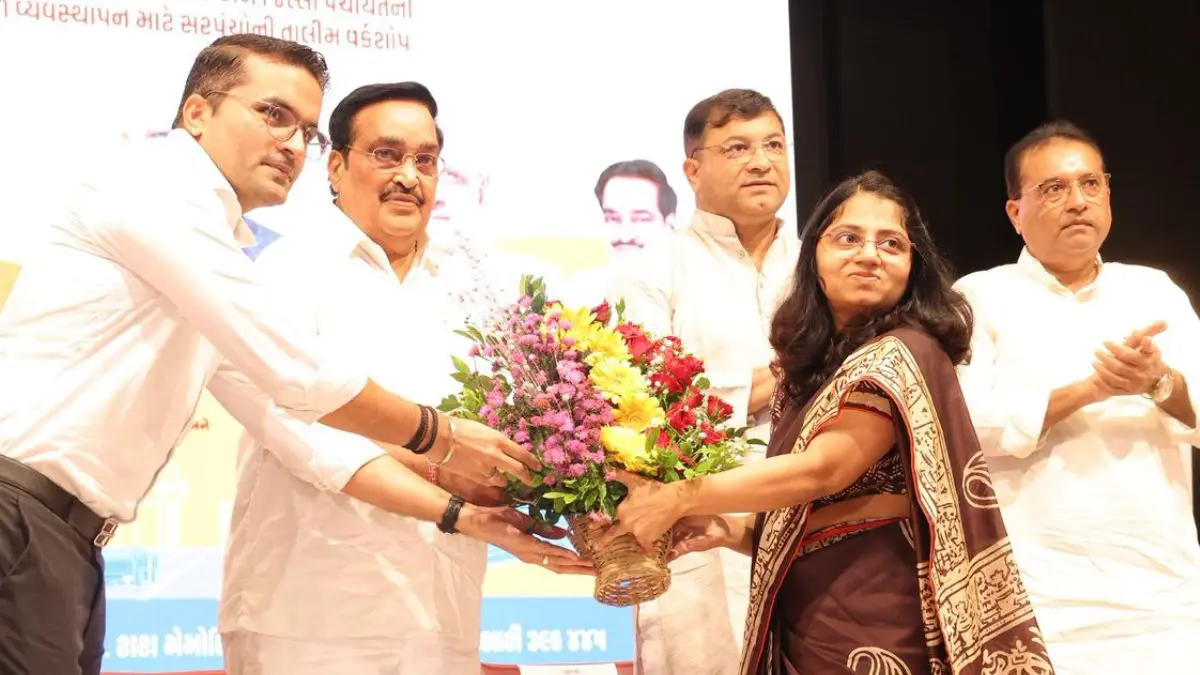 cr-patil-leads-navsari-urban-development-year-celebration-sarpanches-trained-on-water-sanitation-594451