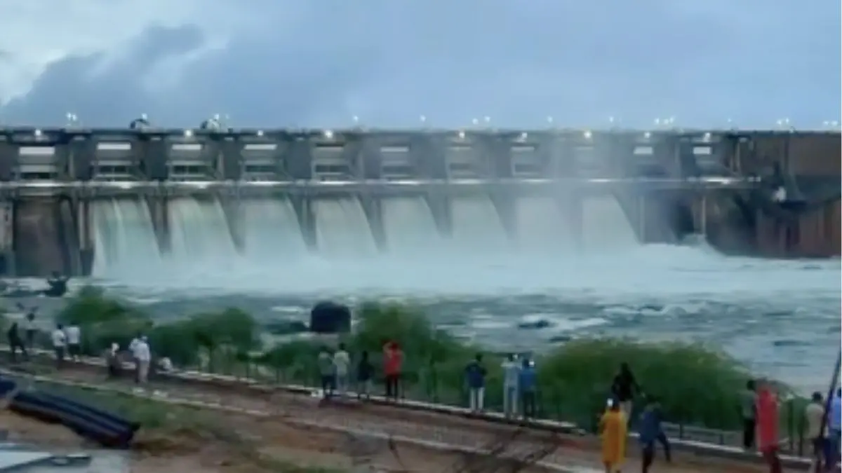 mehsana-8-gates-of-dharoi-dam-opened-after-heavy-rains-in-upravas-latest-water-level-today-591516