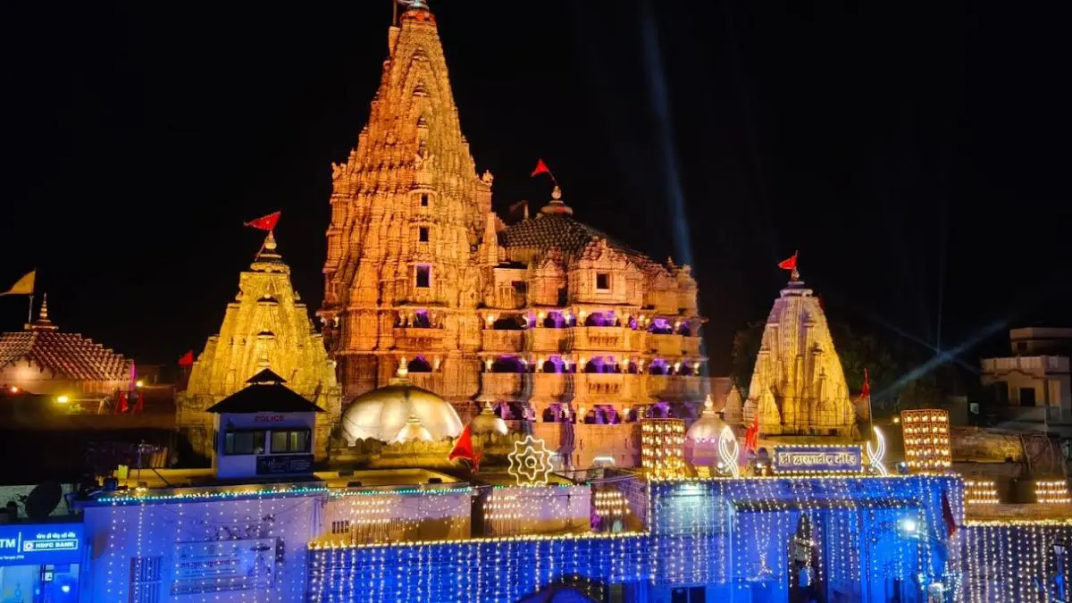 Devbhoomi Dwarka News: દ્વારકા જન્માષ્ટમી 2025: લાલાના જન્મોત્સવ માટે દ્વારકા નગરી રોશનીથી ઝળહળી ઉઠી, શ્રીજીના દર્શન સમયમાં ફેરફાર