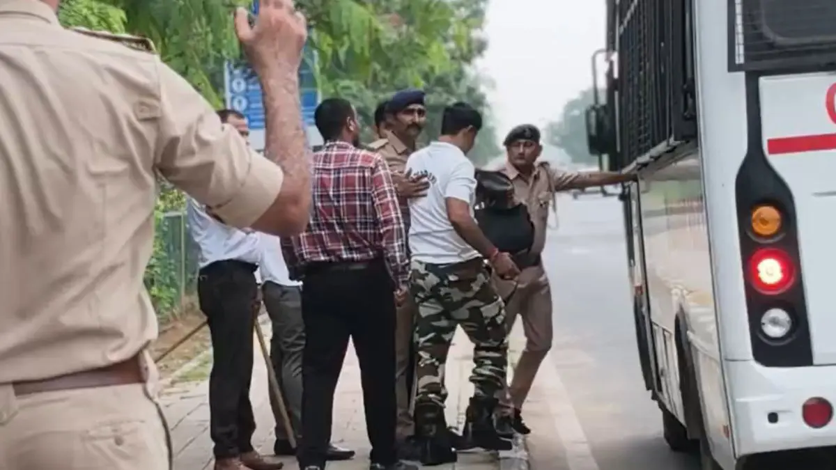 Gandhinagar News: ગાંધીનગરમાં માજી સૈનિકોનું આંદોલન 23માં દિવસે પણ યથાવત, મહારેલી યોજે એ પહેલા જ પોલીસ દ્વારા 50થી વધુની અટકાયત