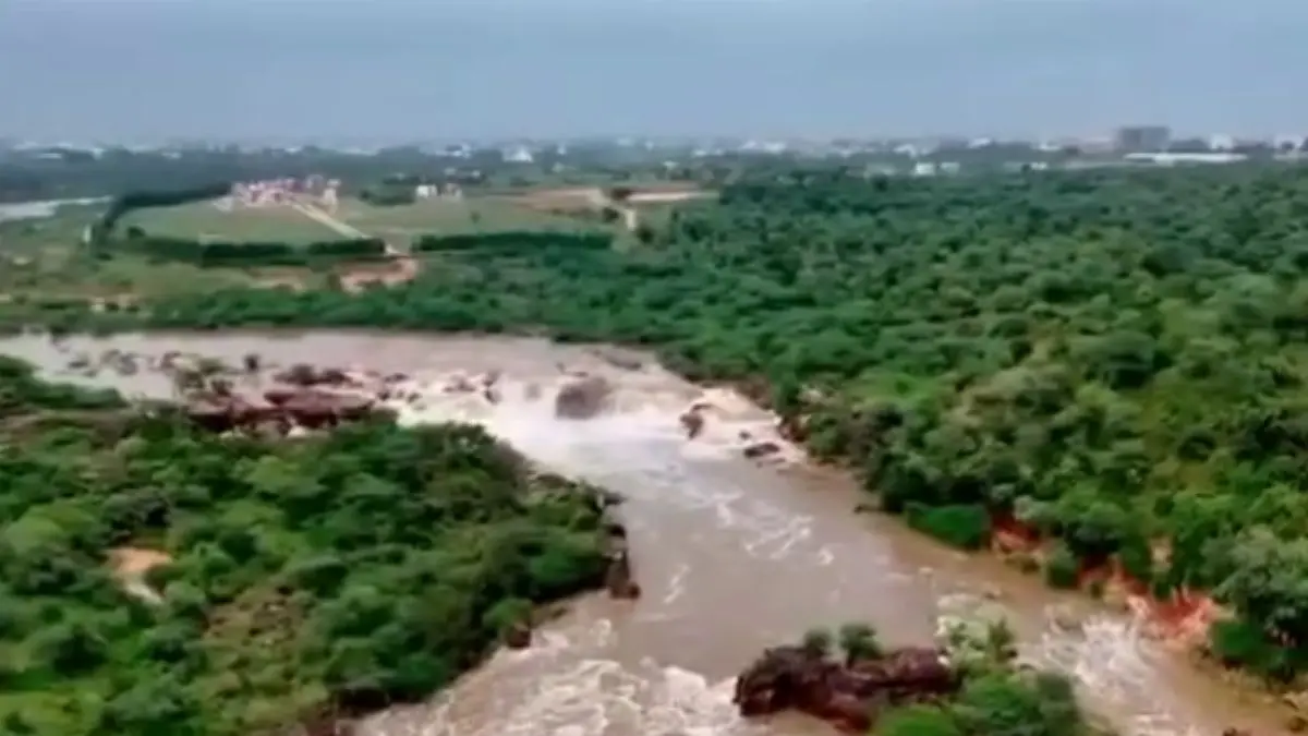 sabarkantha-news-hathmati-river-waterfall-witness-the-stunning-aerial-views-594954