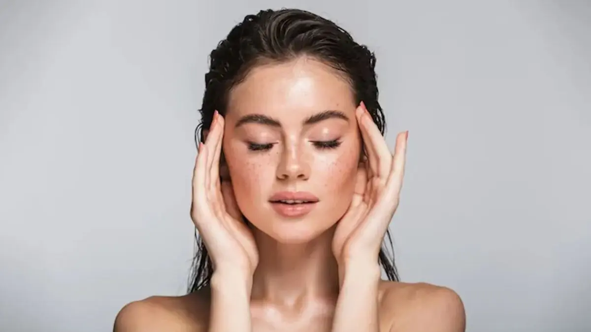 Healthy Skin: સ્કિનને યુવાન અને ચમકદાર બનાવી શકે છે આ ત્રણ વસ્તુઓ, આજથી જ ડાયટમાં કરો સામેલ