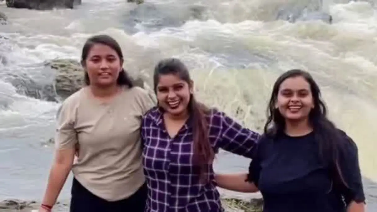 veraval-news-influencer-pooja-prajapati-under-investigation-for-video-at-jamjir-falls-592250