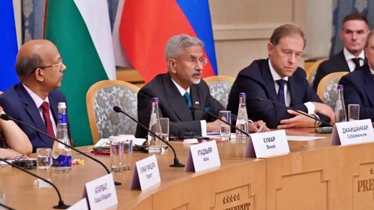 masterstroke-of-foreign-minister-s-jaishankar-on-us-president-donald-trump-tariff-war-told-russian-companies-come-to-india-589953