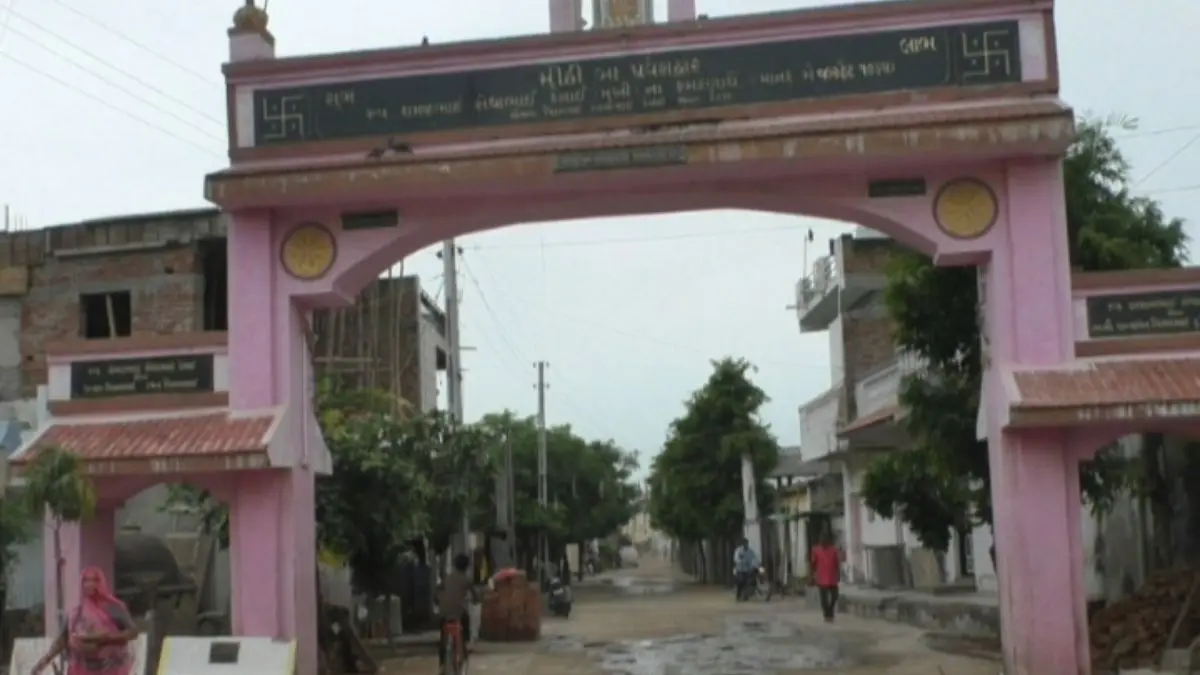 Mehsana News: બેચરાજીના ખાંભેલમાં દારૂબંધી માટે કડક નિર્ણય: દારૂ વેચનાર કે પીનાર ઝડપાશે તો થશે સામાજિક બહિષ્કાર, પંચ નક્કી કરે તેટલો દંડ