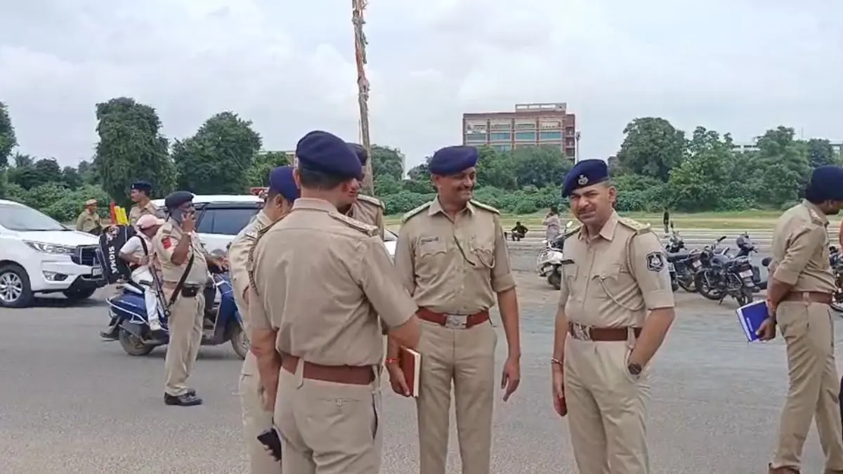 Vadodara News: આજે વડોદરામાં તિરંગા યાત્રા, હર્ષ સંઘવી રહેશે હાજર, આ 14 મુખ્ય રસ્તાઓ બંધ